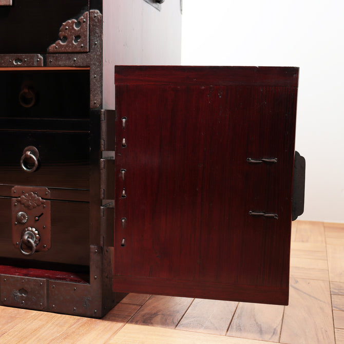 時代箪笥／黒塗庄内衣裳箪笥【Shonai clothing chest】[j1065]　Japanese Antique Furniture