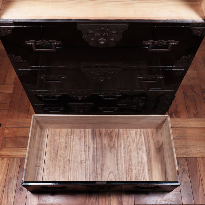 時代箪笥／黒塗庄内衣裳箪笥【Shonai clothing chest】[j1065]　Japanese Antique Furniture