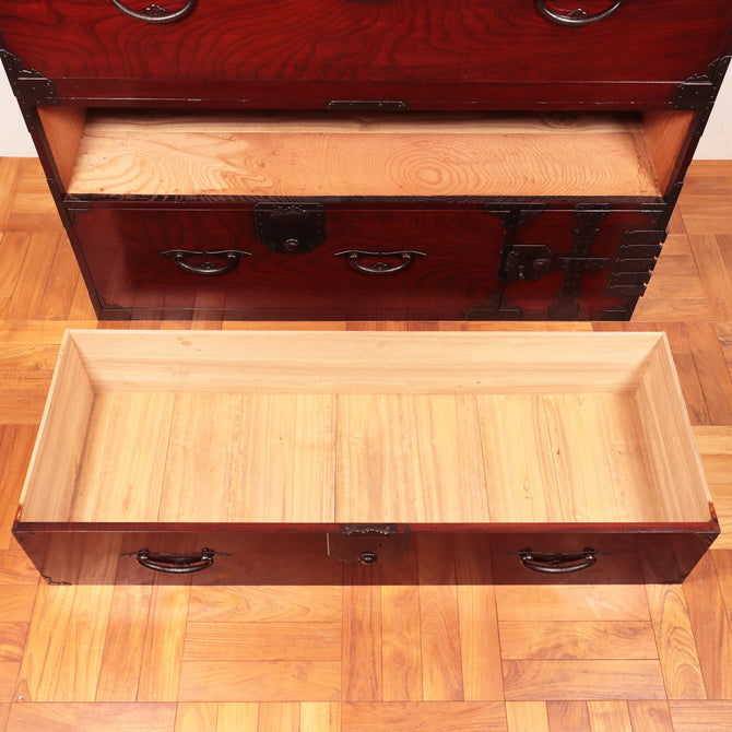 時代箪笥／欅二本松角金具衣裳箪笥【NIHONMATSU clothing chest】 [j1015]　Japanese Antique Furniture