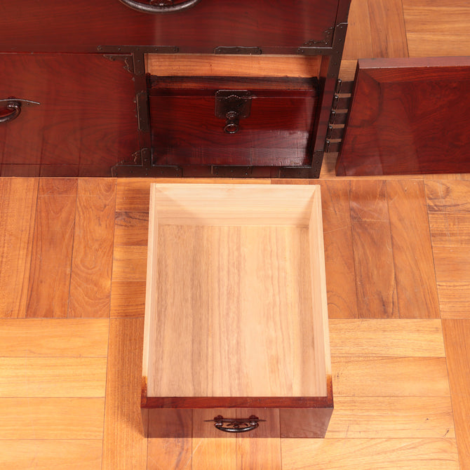 時代箪笥／欅二本松角金具衣裳箪笥【NIHONMATSU clothing chest】 [j1015]　Japanese Antique Furniture