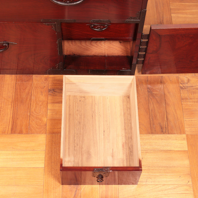 時代箪笥／欅二本松角金具衣裳箪笥【NIHONMATSU clothing chest】 [j1015]　Japanese Antique Furniture