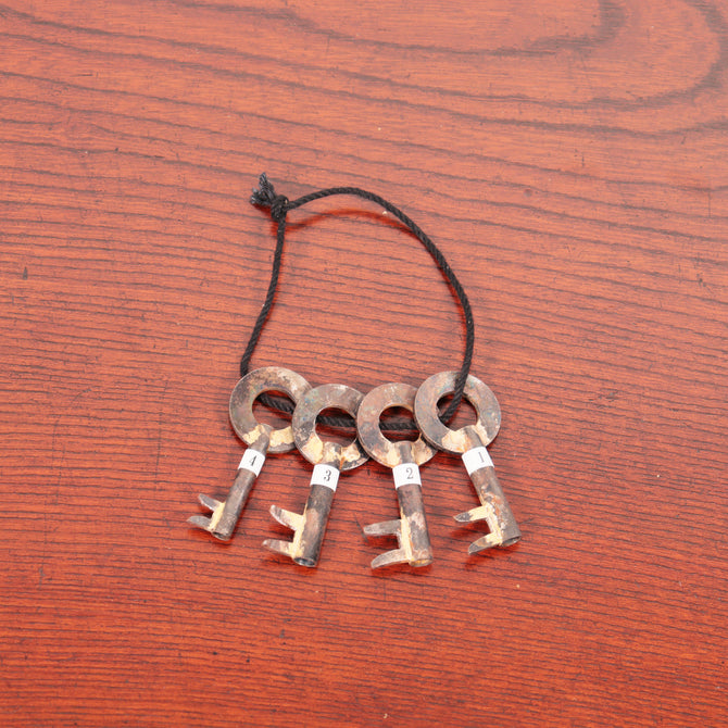 時代箪笥／欅二本松角金具衣裳箪笥【NIHONMATSU clothing chest】 [j1015]　Japanese Antique Furniture